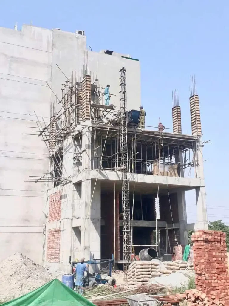 Commercial Plaza 222mb Construction